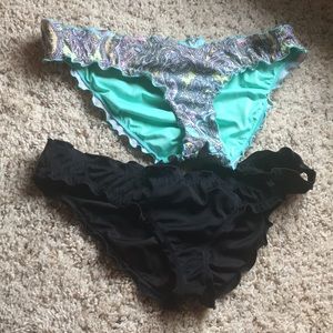 Vs cinch ruffle bottoms